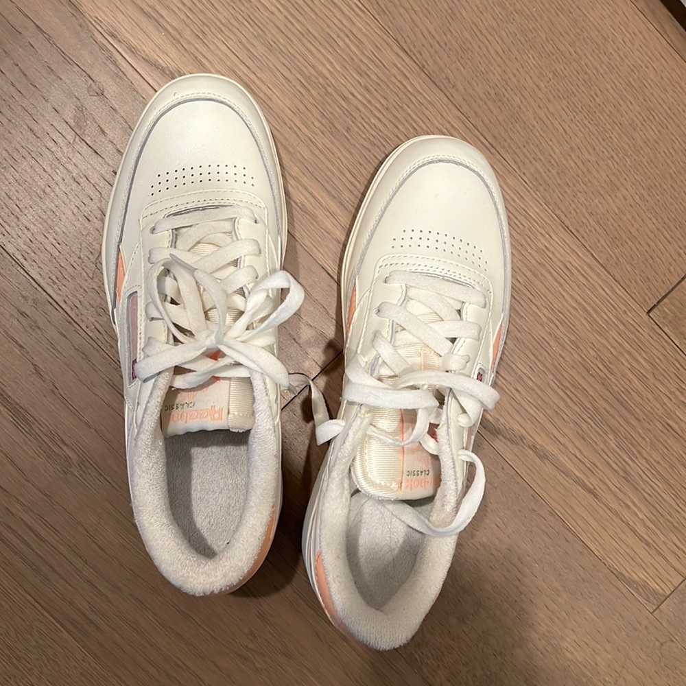 REEBOK SNEAKER